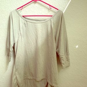 Cute grey workout top.